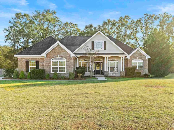 943 Stokley Ct, Atmore, AL 36502