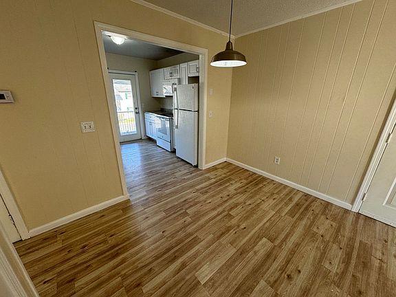 5th image of 2501 Case St APT 7