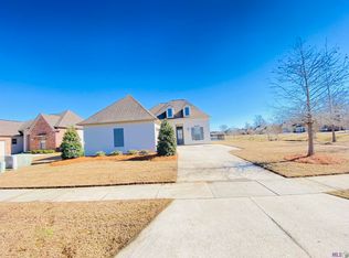 16498 Cypress Knee Dr, Prairieville, LA 70769