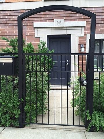 2nd image of 103 S Racine Ave