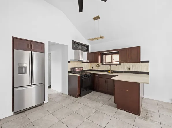 1523 Bayview Avenue, Bronx, NY 10465