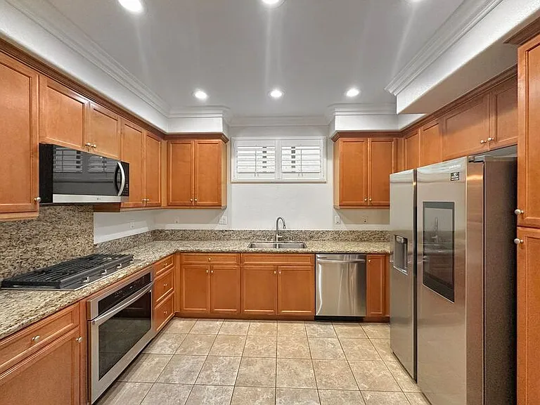 1828 Scarlet Pl — Photo 7