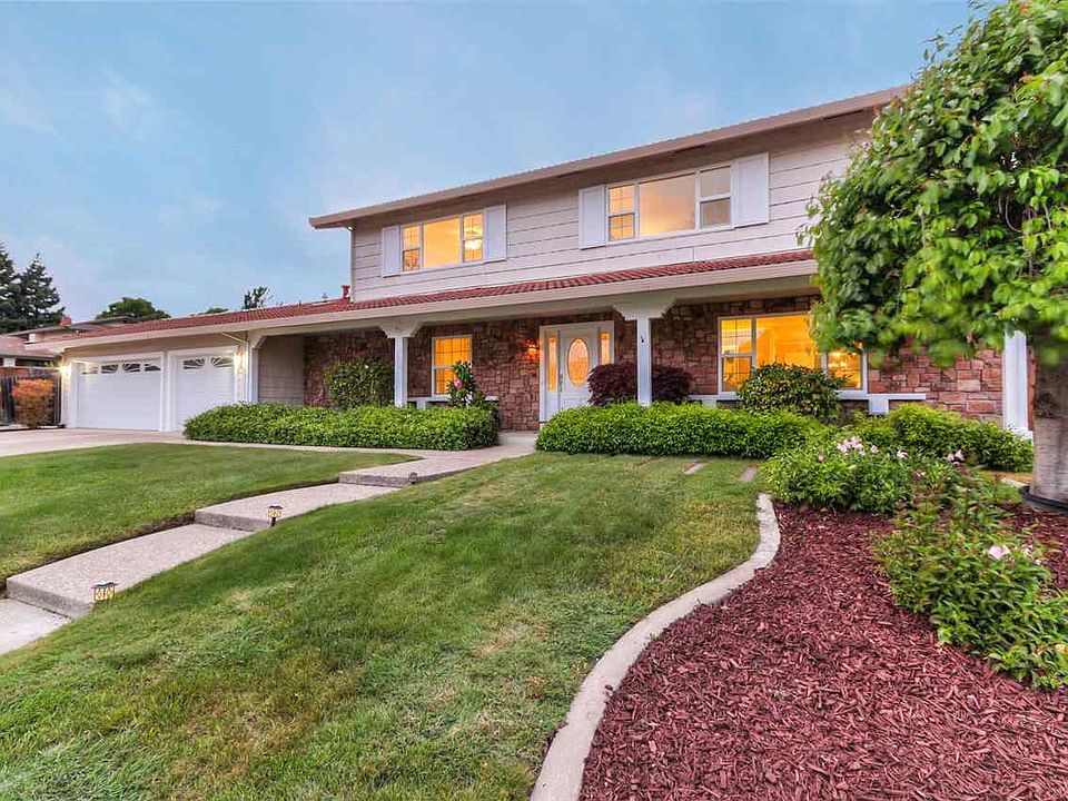 2nd image of 32 Mesa Vista Ct