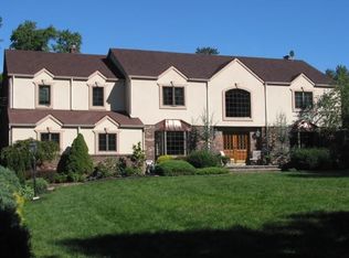 16 Indian Ln, Towaco, NJ 07082