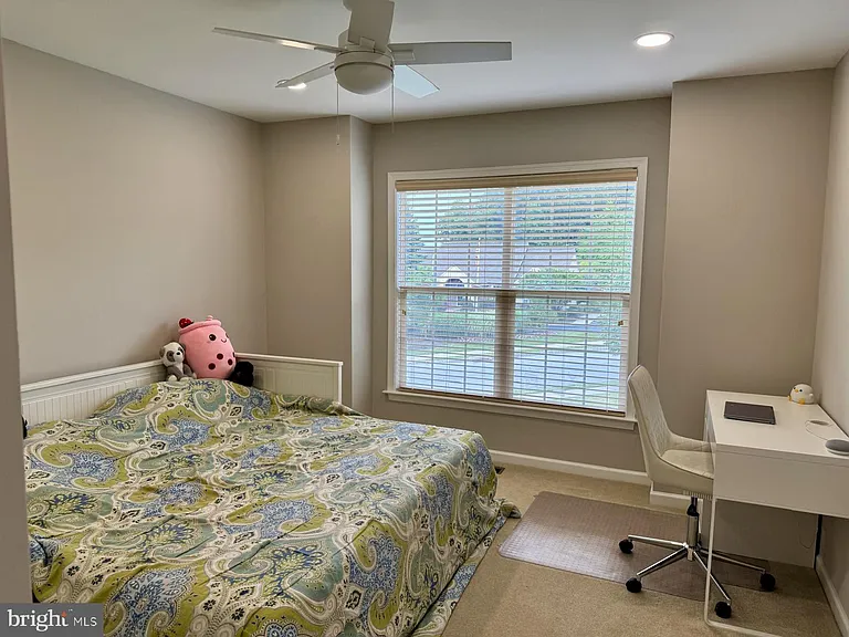 240 Torrey Pine Ct — Photo 27