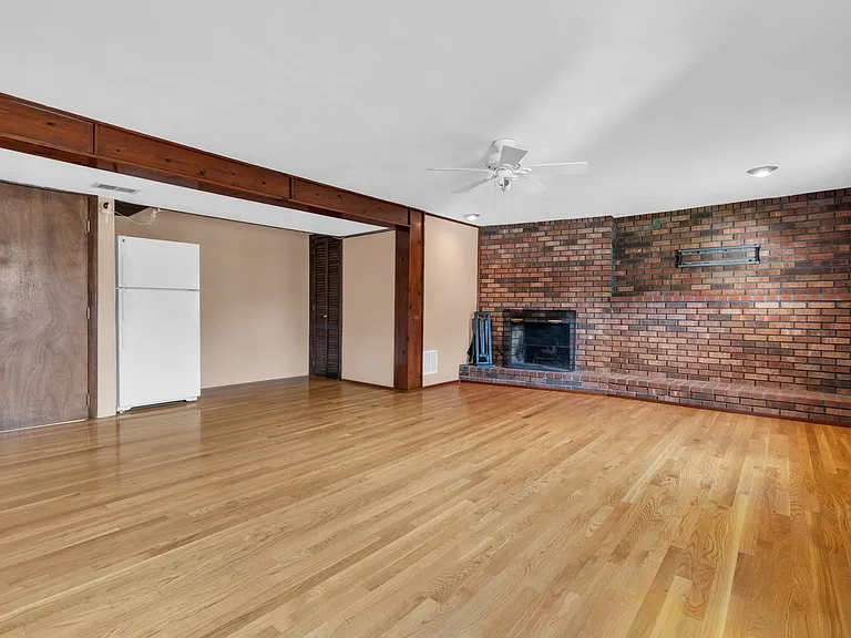 7 Briarwood Rd — Photo 3