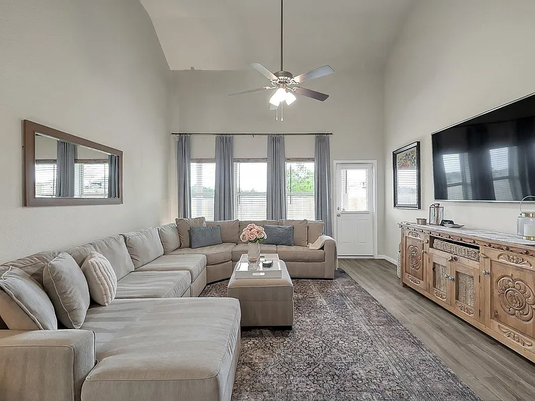 679 Red Elm Ln — Photo 15