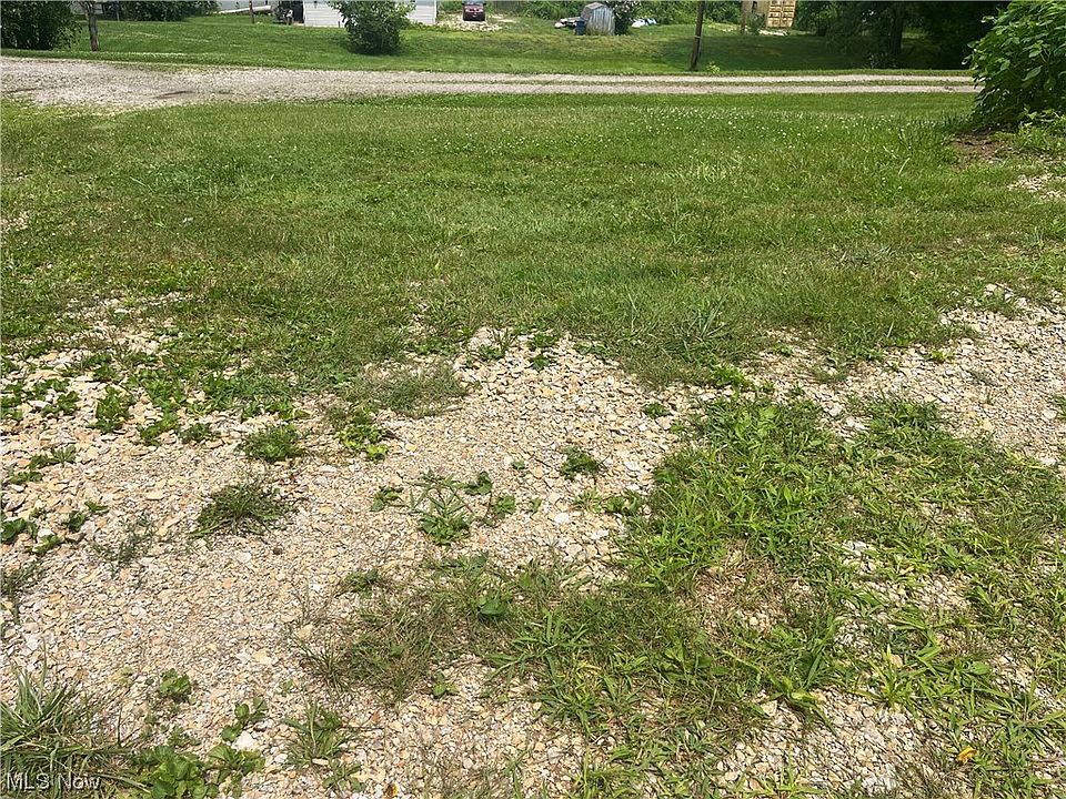 2nd image of 507 S River Rd SE