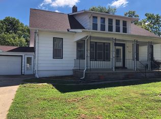 100 N Henderson St, Mount Zion, IL 62549