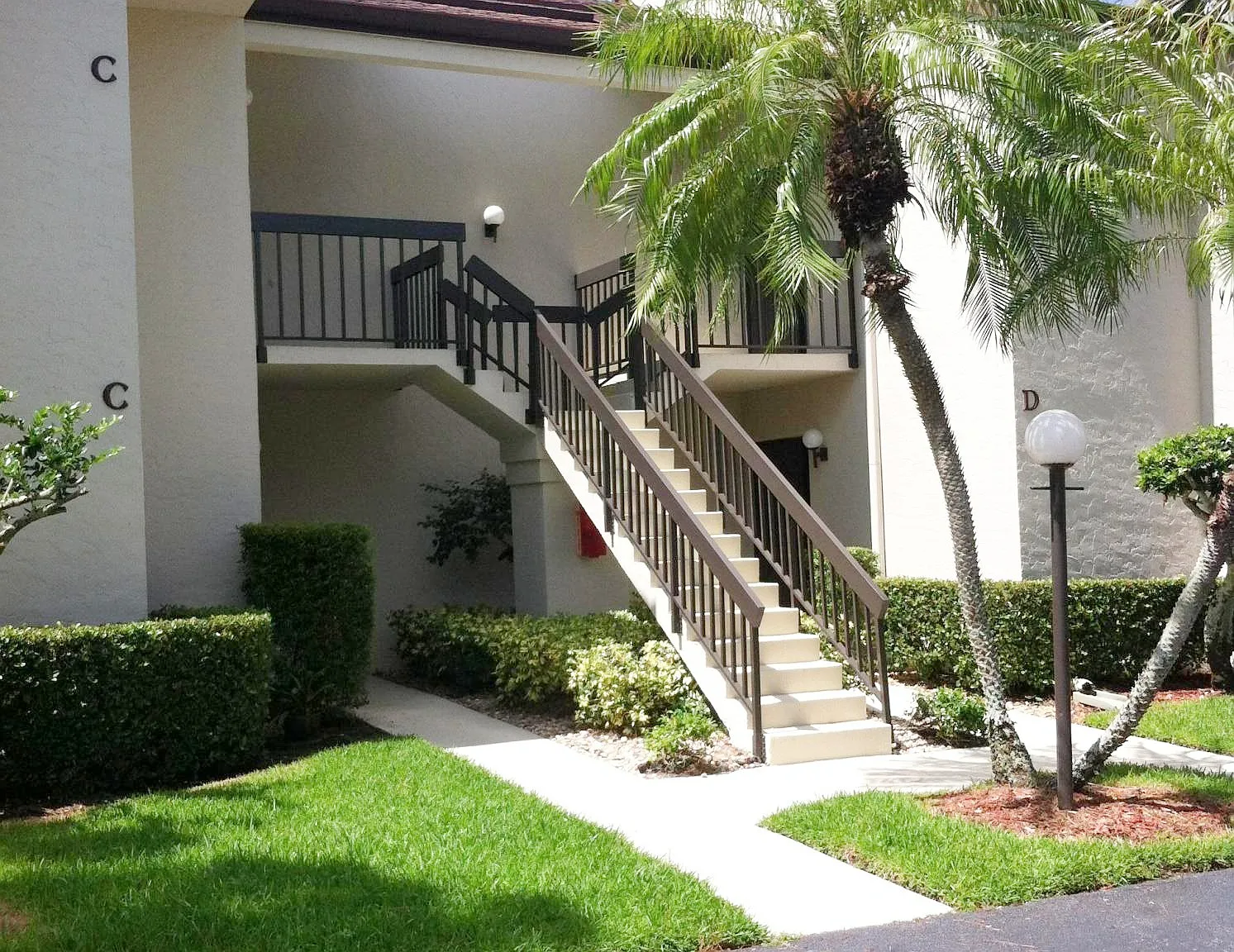 2 bed, 1244 sqft, $2,400 — Photo 2