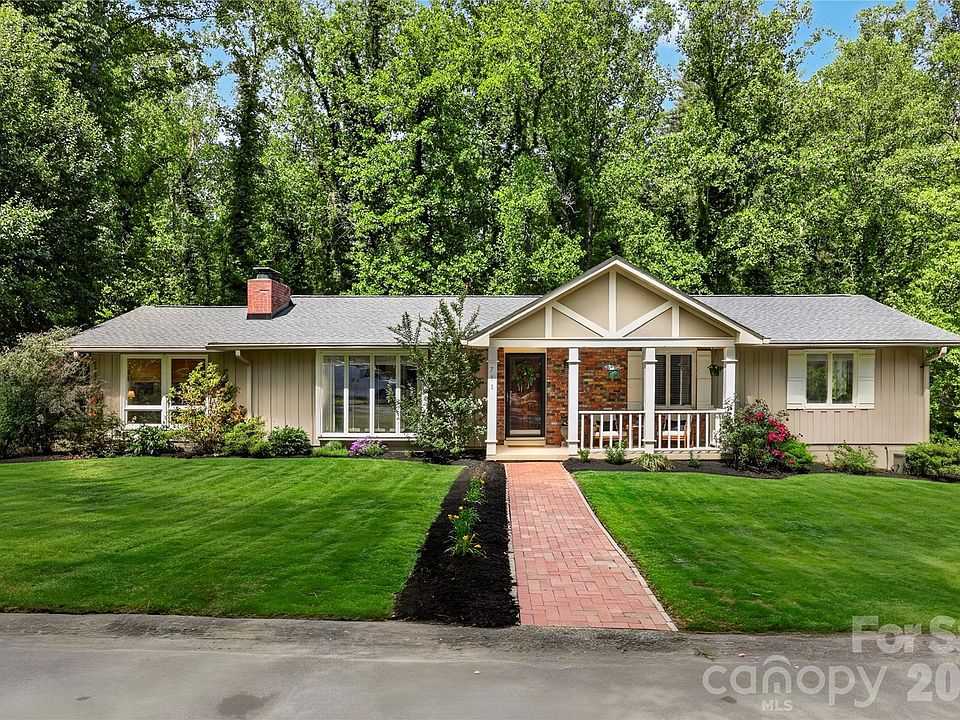 1st image of 711 Oak Terrace Ln