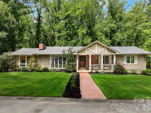 711 Oak Terrace Ln, Hendersonville, NC 28791