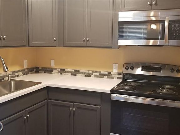 3rd image of 504 Albert Ave APT 4