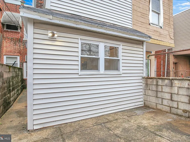 1918 Durfor St — Photo 14