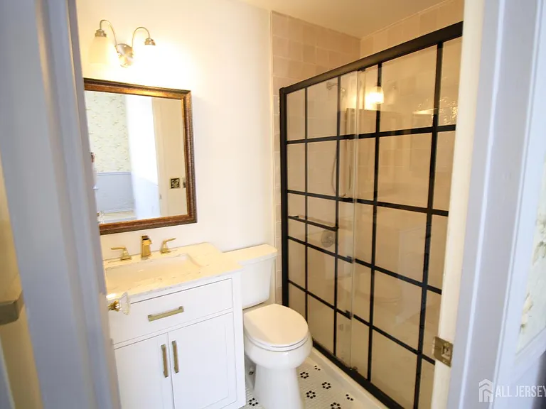 3011 Cypress Ct — Photo 11