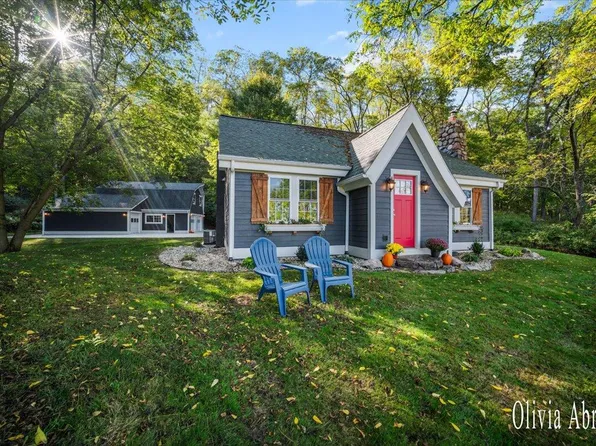 1650 Foreman St SE, Lowell, MI 49331