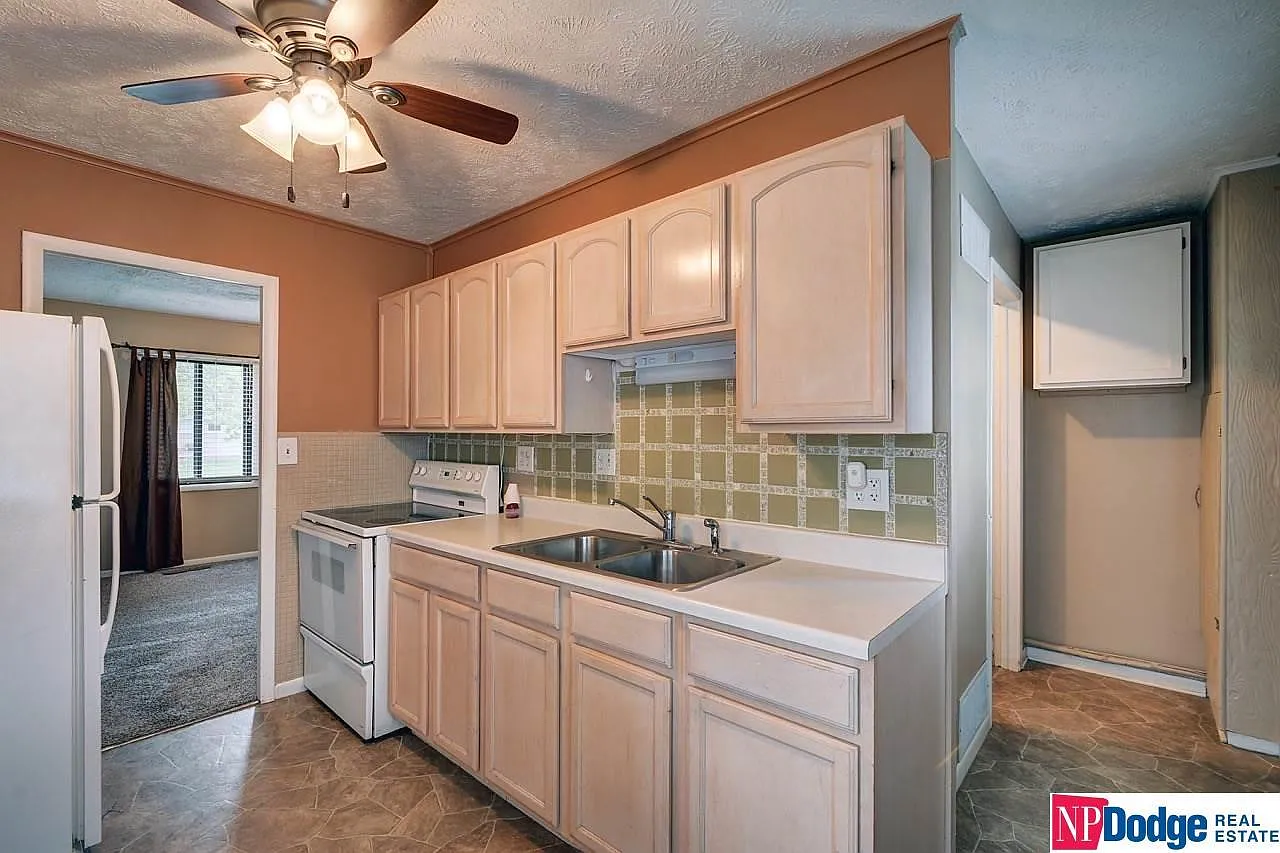 3 bed, 864 sqft, $1,775 — Photo 4