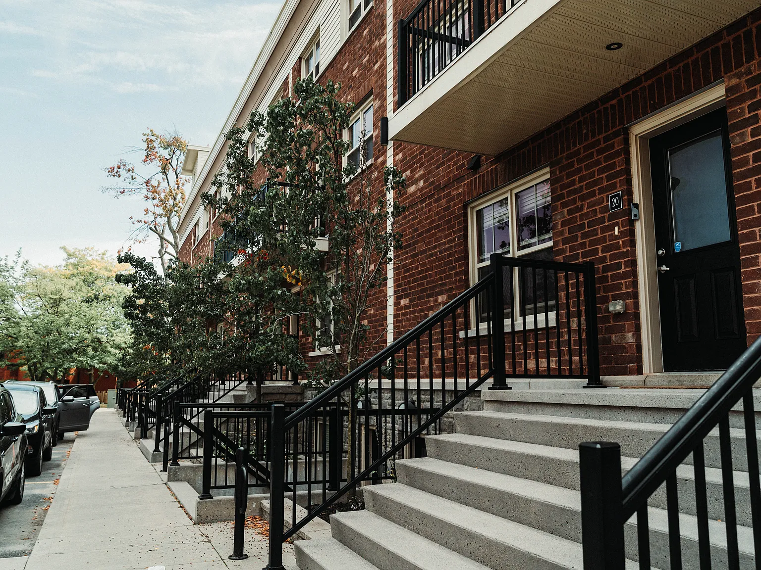 464 Frontenac St | Princess Court — Photo 4