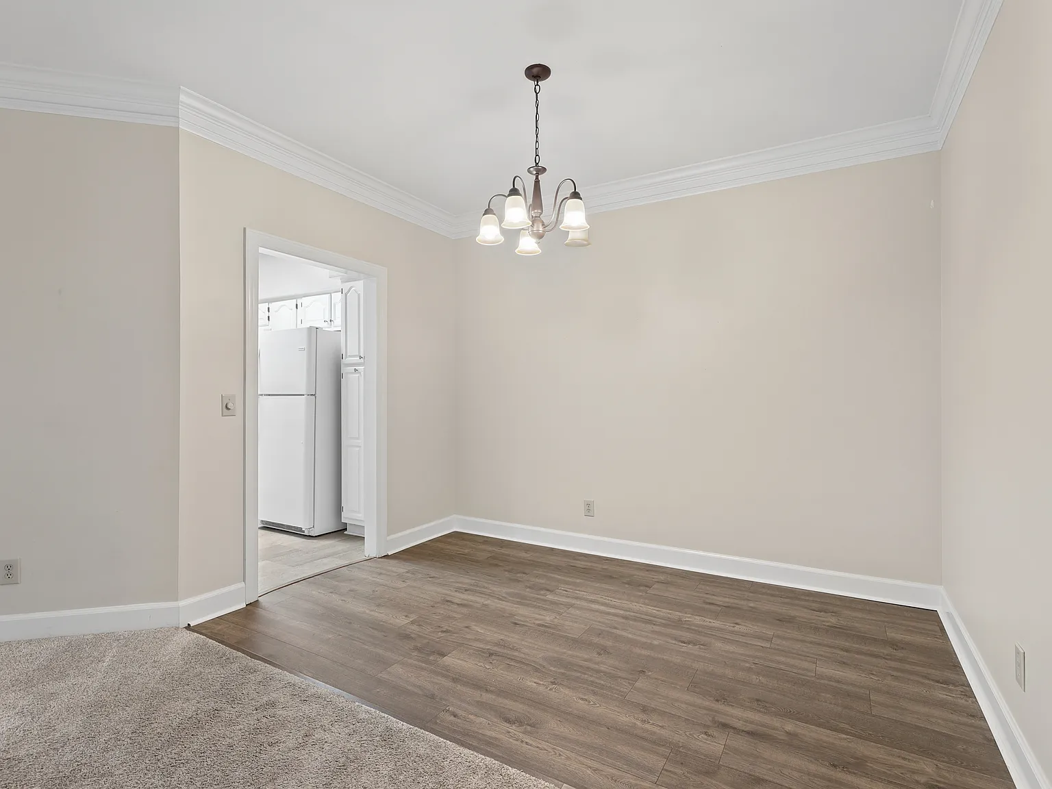 2 bed, 1343 sqft, $2,100 — Photo 4