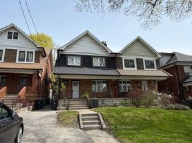 19 Mount Royal Ave, Toronto, ON