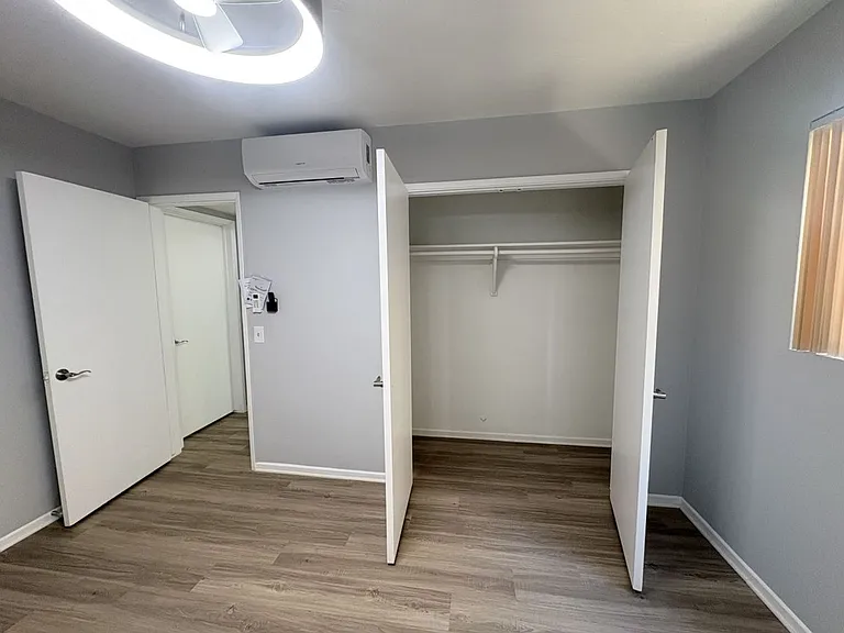 5945 Cloverly Apts — Photo 14