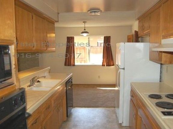 4th image of 5760 Parkoaks Dr