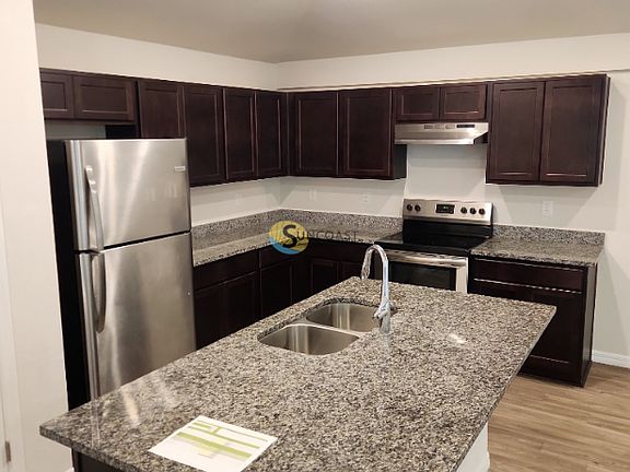 3rd image of 6068 Laurelwood Dr