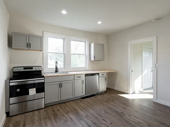 1939 25th St APT B, Detroit, MI 48216