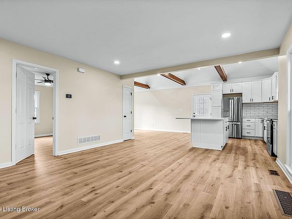 5th image of 1112 Herr Ln