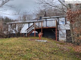 149 Smith Isaacs Rd, Zionville, NC 28698
