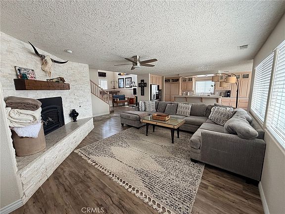 5th image of 18285 Harbor Dr
