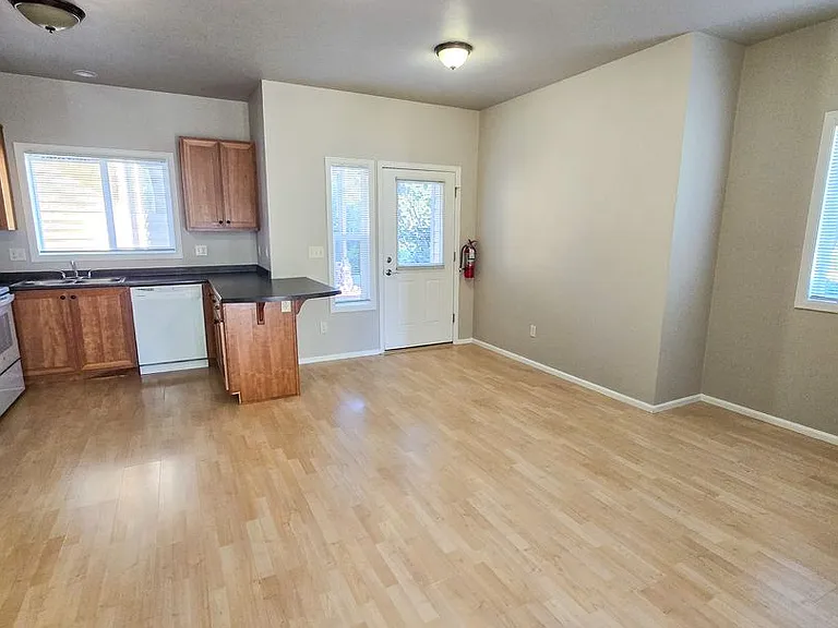 1150-1180 Jacobs Dr — Photo 3