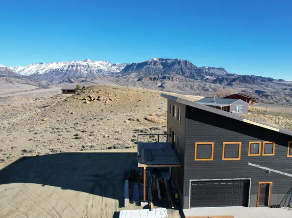 212 Hawk Dr, Wapiti, WY 82450