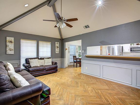 5th image of 1314 Royal Palm Ln