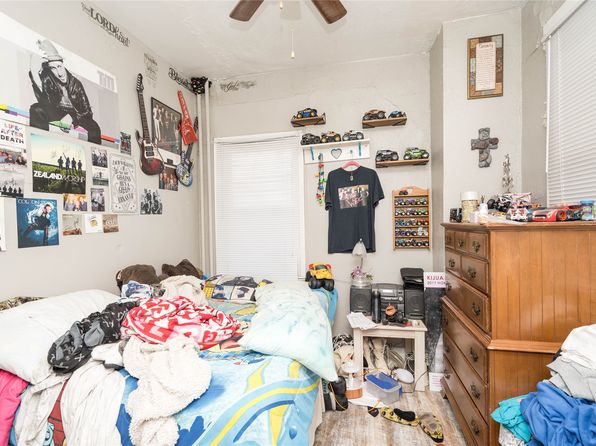 des-moines-iowa-251547626 picture