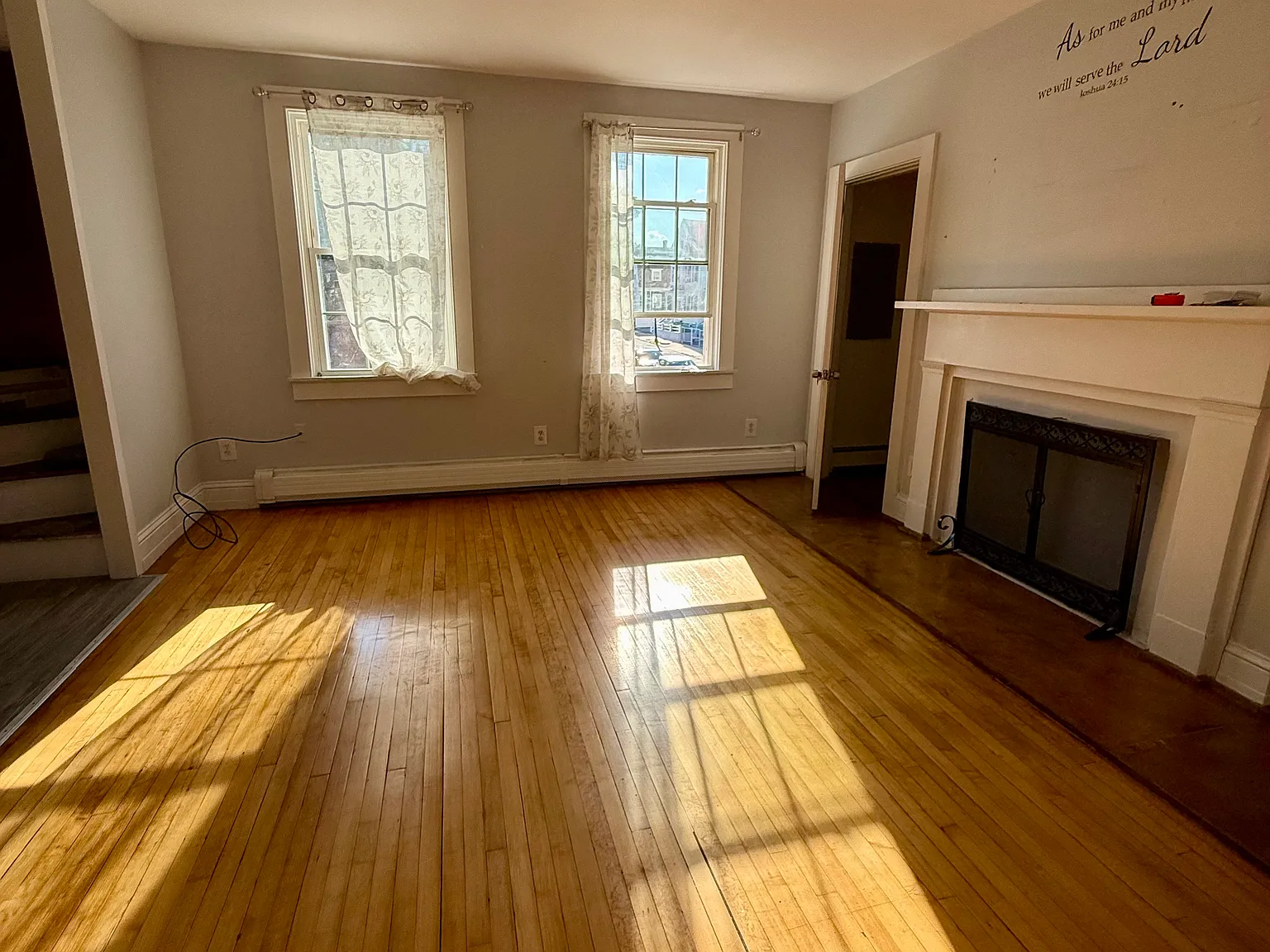4 bed, 1200 sqft, $2,200 — Photo 3