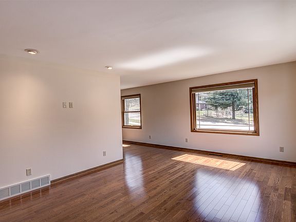 3rd image of 2916 Trinity Street
