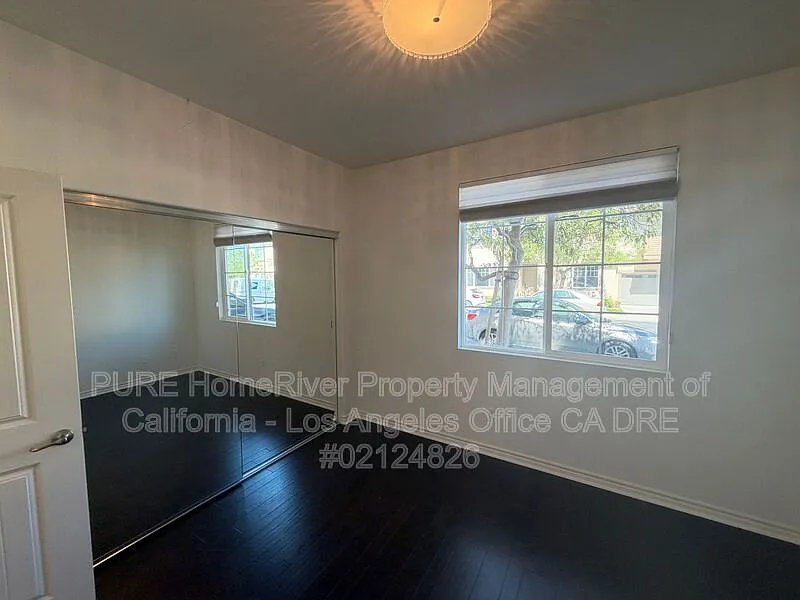 5 bed, 3.0 bath, 2058 sqft, $4,495 — Photo 4