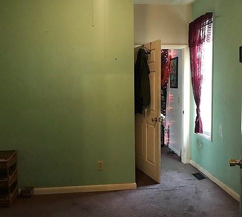 5th image of 320 Orchard St