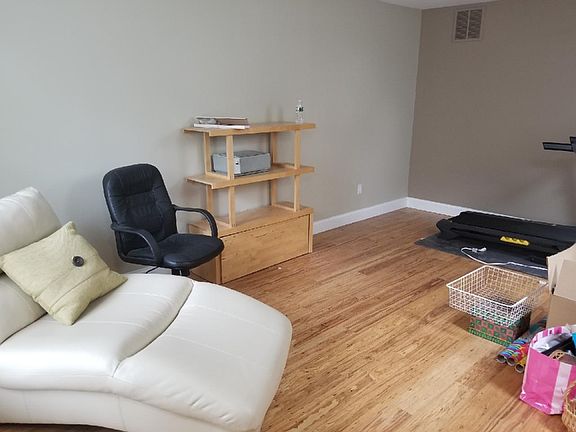 4th image of 1410 Society Pl