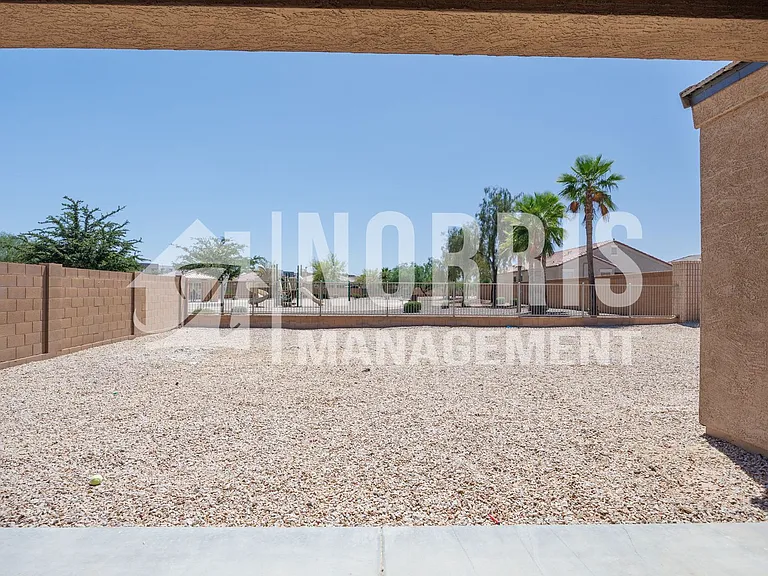 1153 E Gabrilla Dr — Photo 31