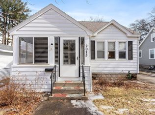 2075 Curry Rd, Schenectady, NY 12303