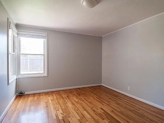4th image of 836 6th Ave