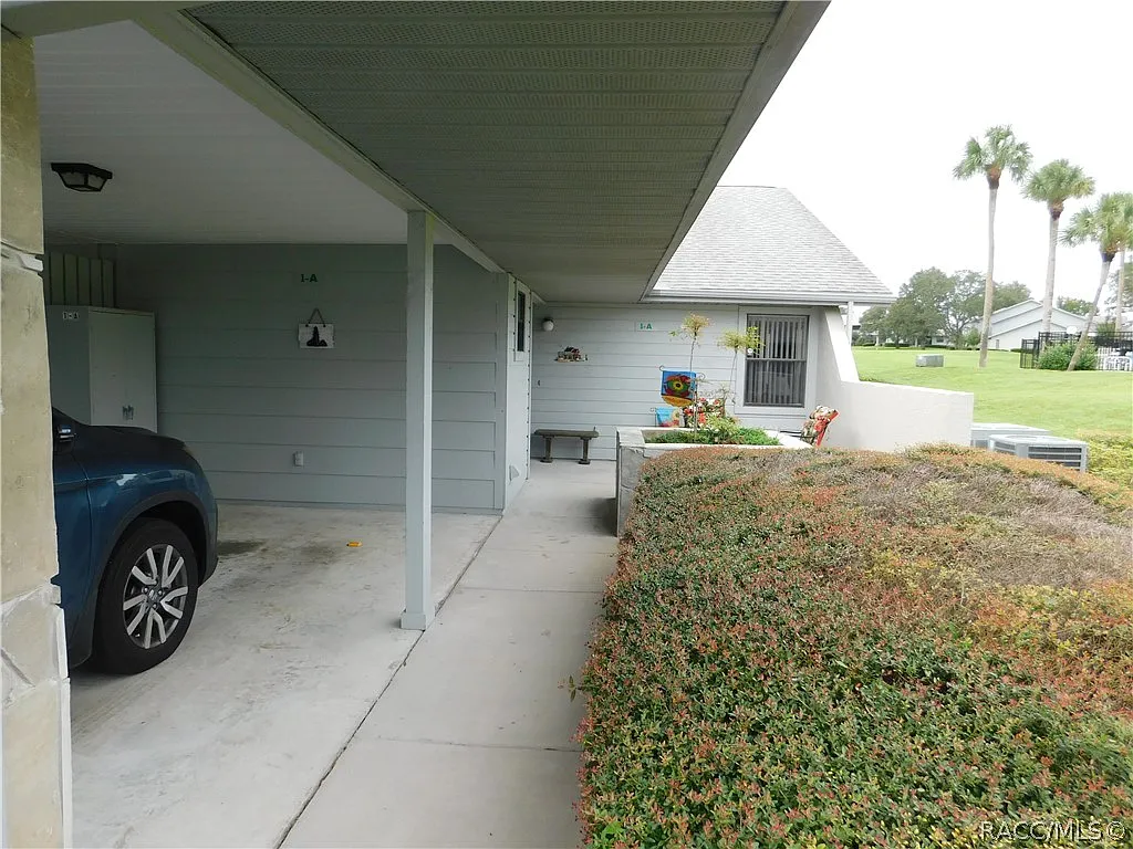 2 bed, 990 sqft, $1,700 — Photo 2