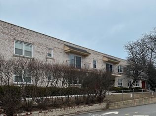 2103 Saint Johns Ave APT A, Highland Park, IL