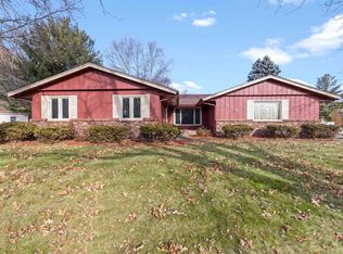 5656 Highfield Ter, Rockford, IL 61108