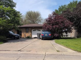 39409 Garony Dr, Clinton Township, MI 48038