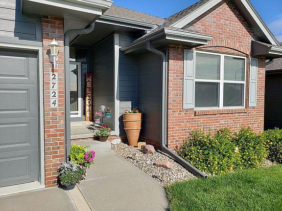 3rd image of 2724 N 190th St