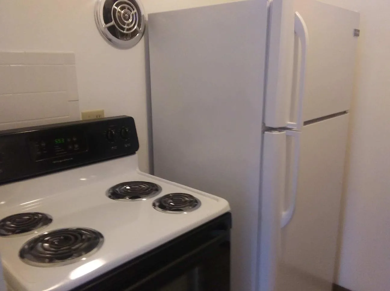 Goodman Apartments - 12 — Photo 4