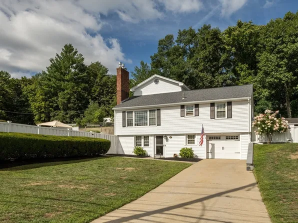 85 Farm St, Wakefield, MA 01880